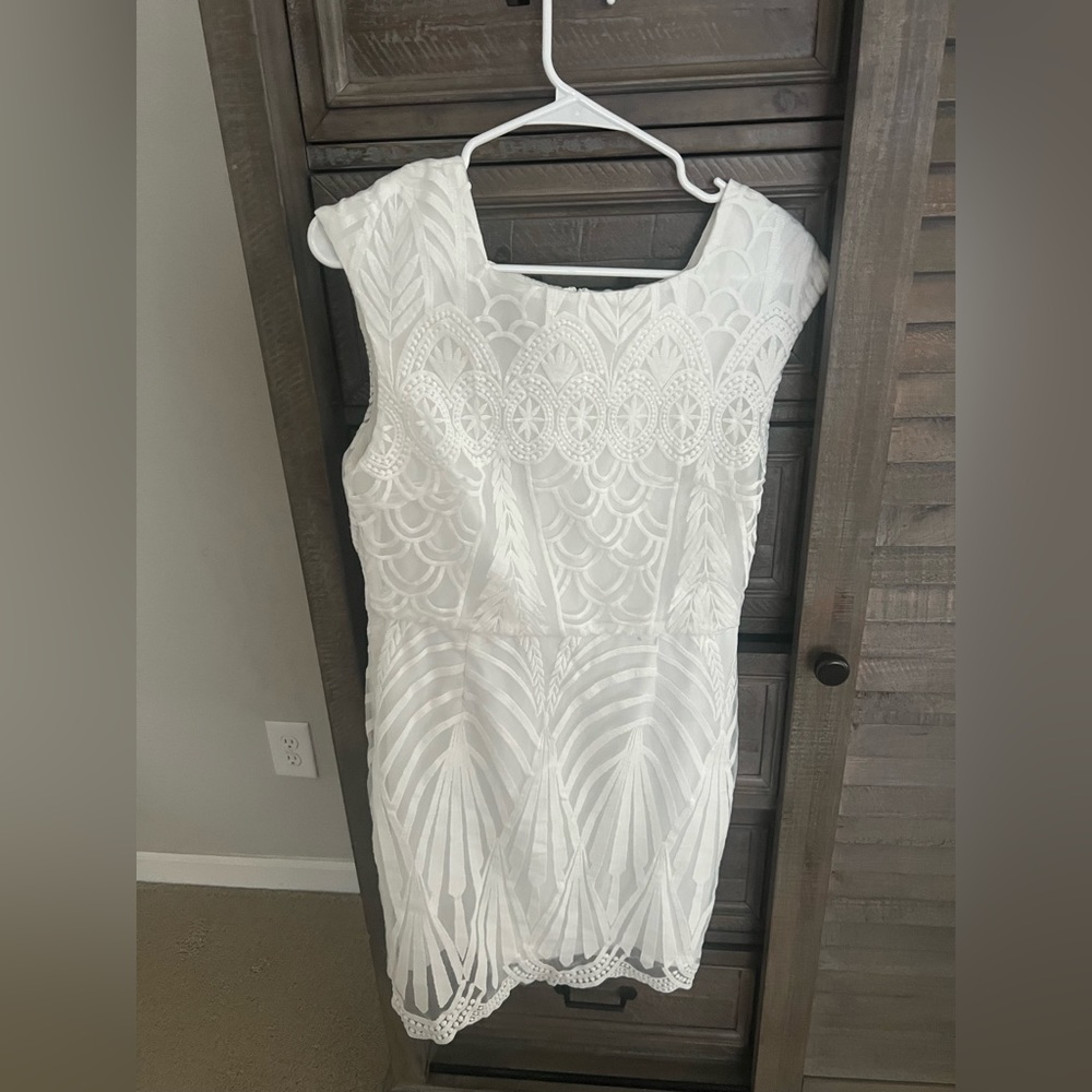 White dress - Picture 2 of 2